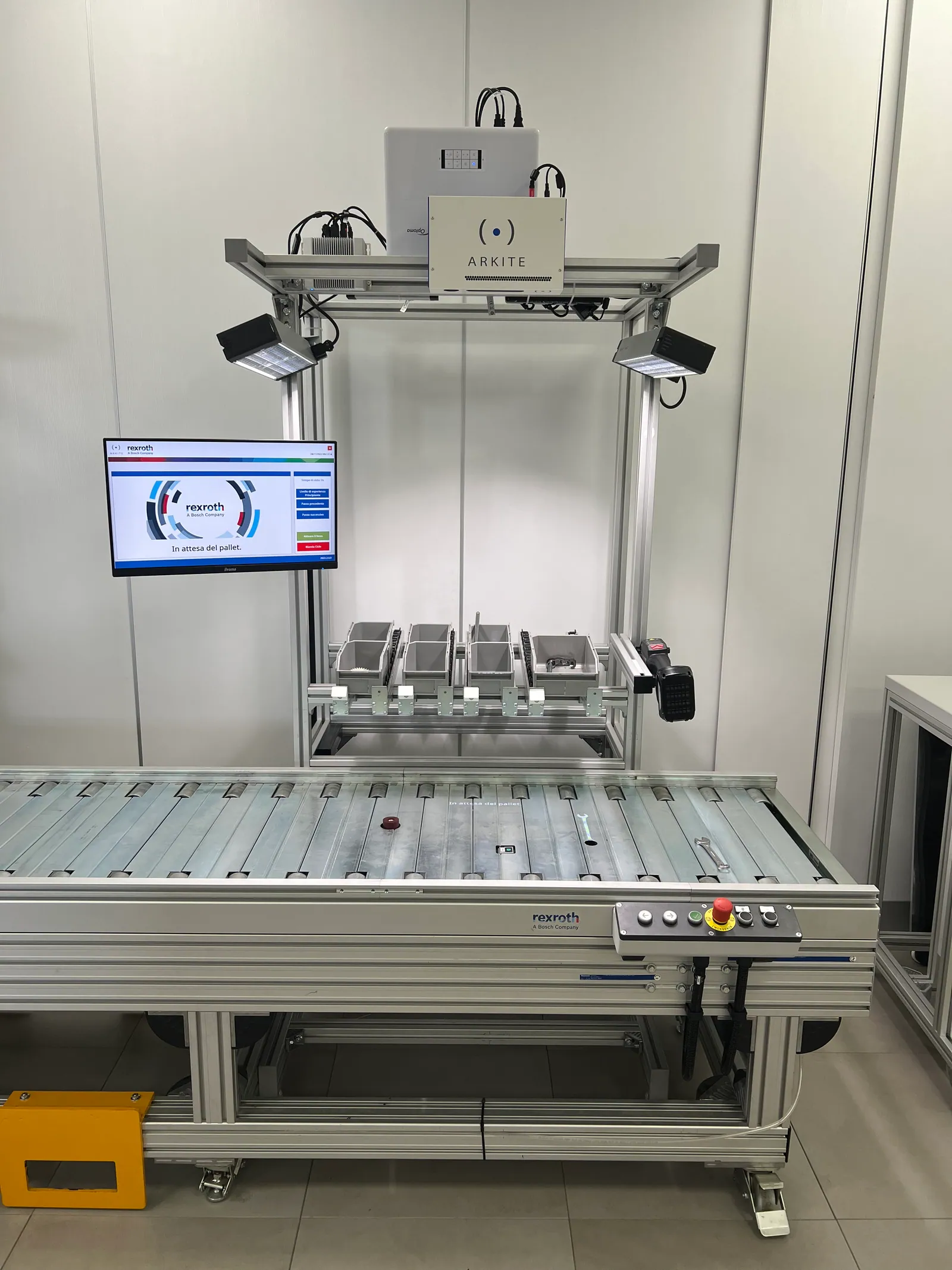 Bosch Rexroth aluminium profile workstation with conveyor, equipped with an Arkite sensor and projectors